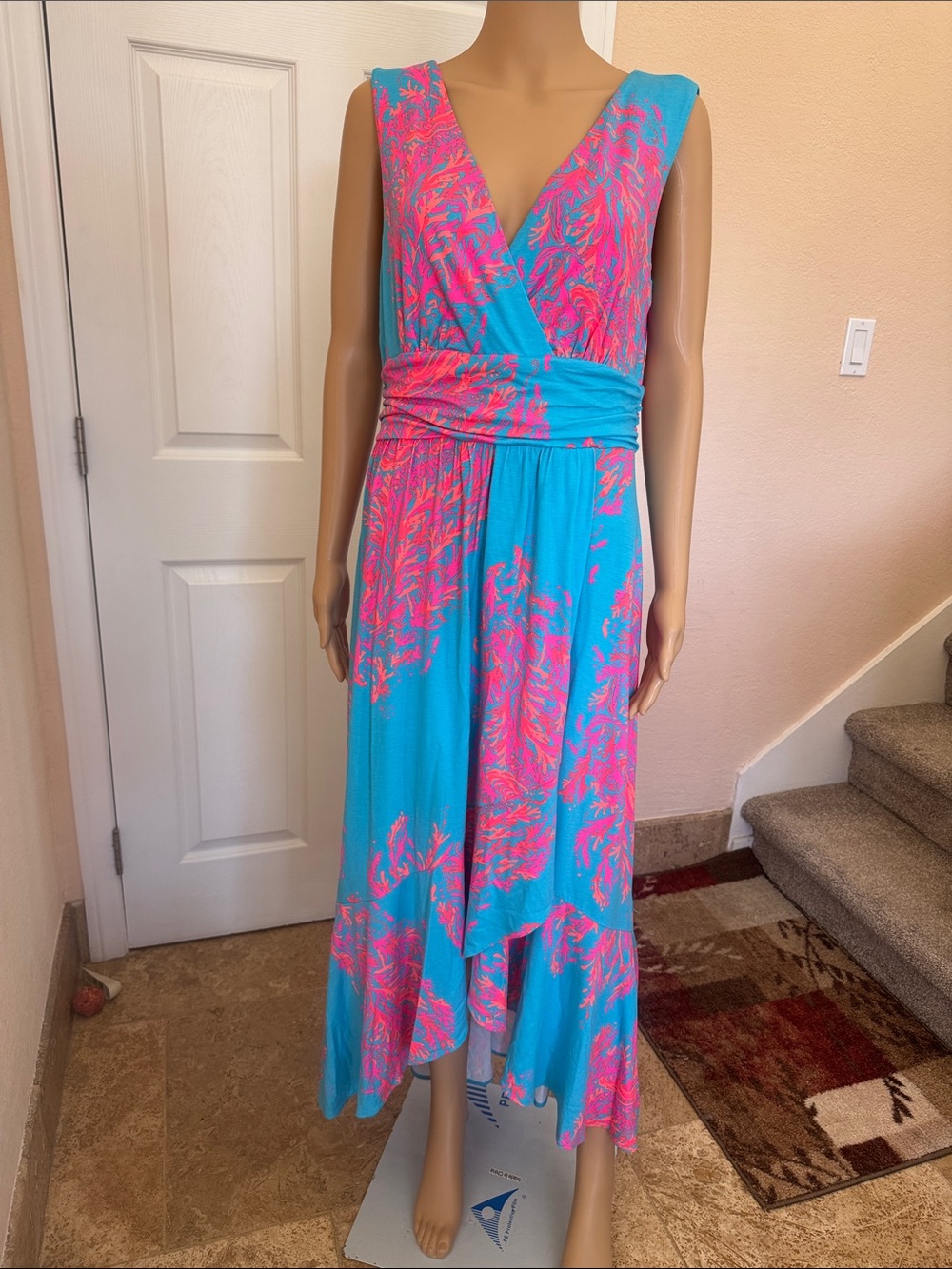 Lilly Pulitzer Turquoise & Pink V-Neck Sleeveless Women's Dress.